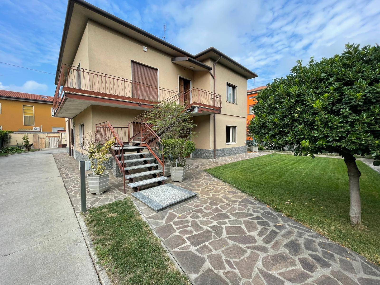 Villetta Bifamiliare a Ciserano