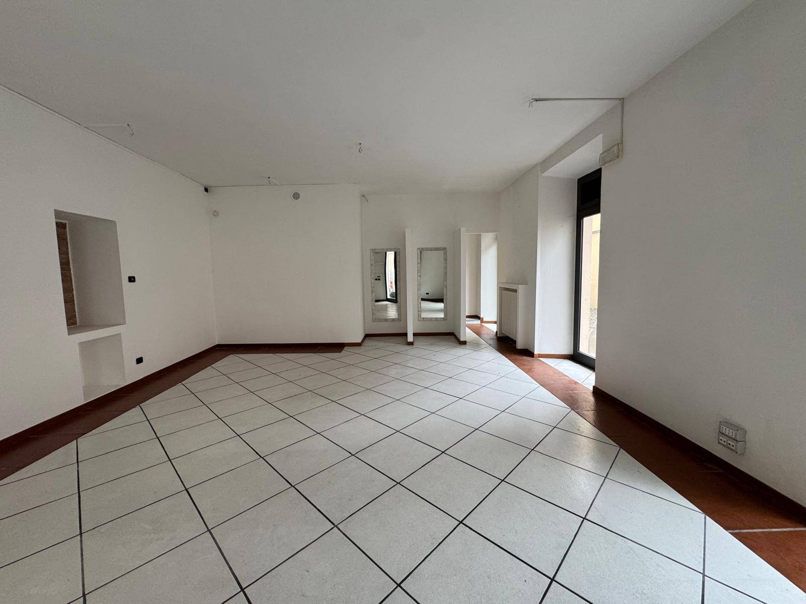 Locale commerciale a Treviglio