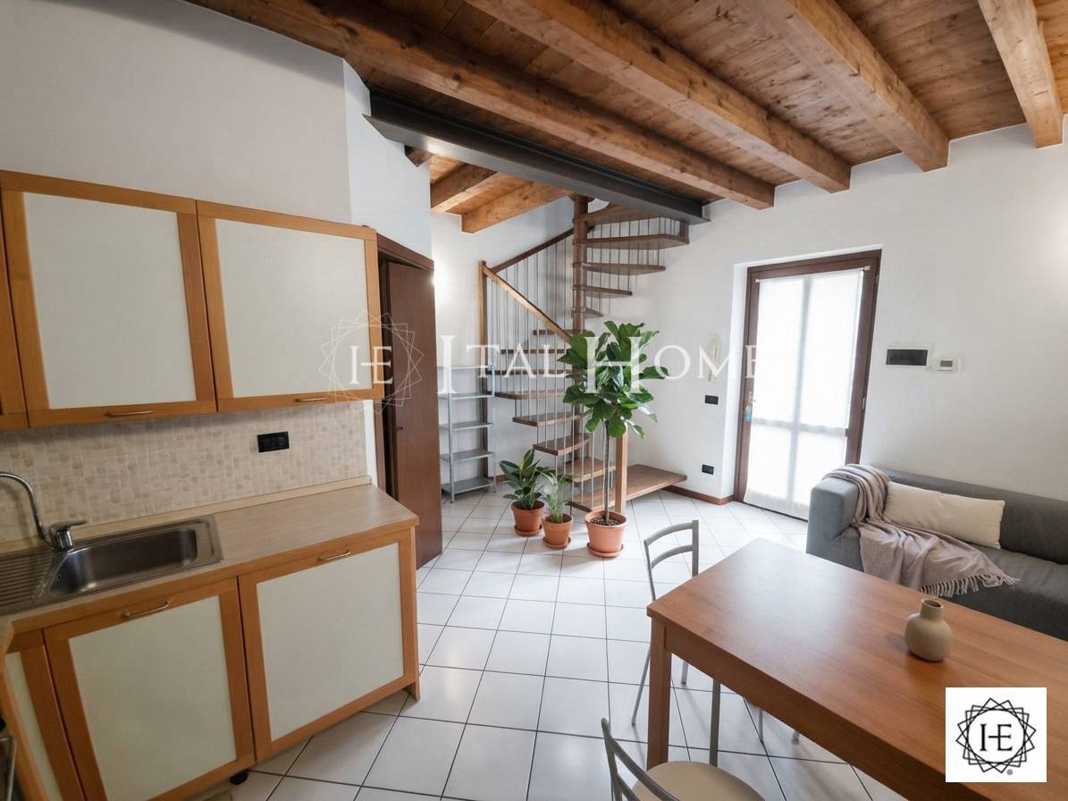 Splendido Bilocale su Due Livelli in Corte Finemente Ristrutturato