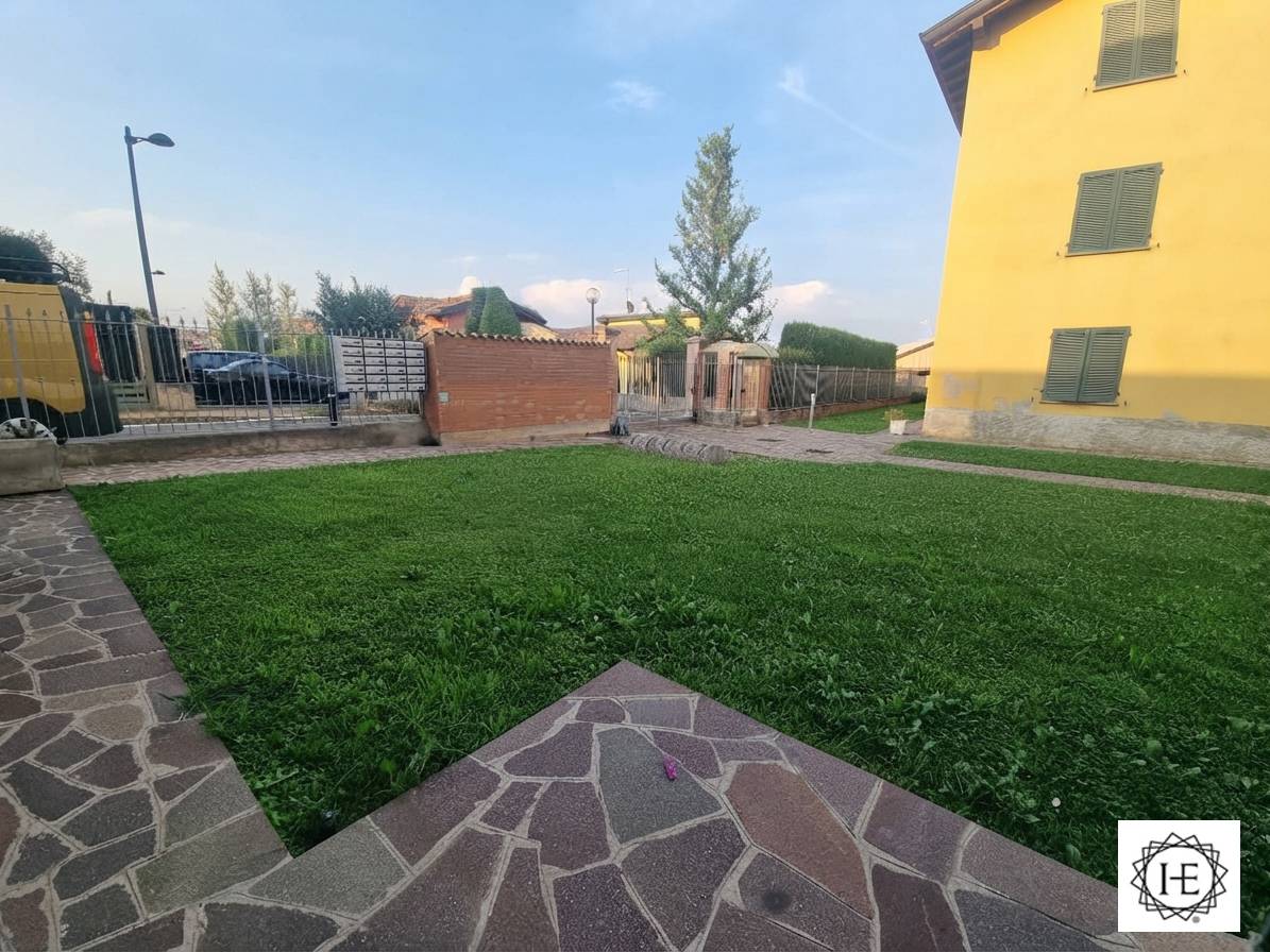 GRANDE BILOCALE CON BOX IN CONTESTO VERDE!!!